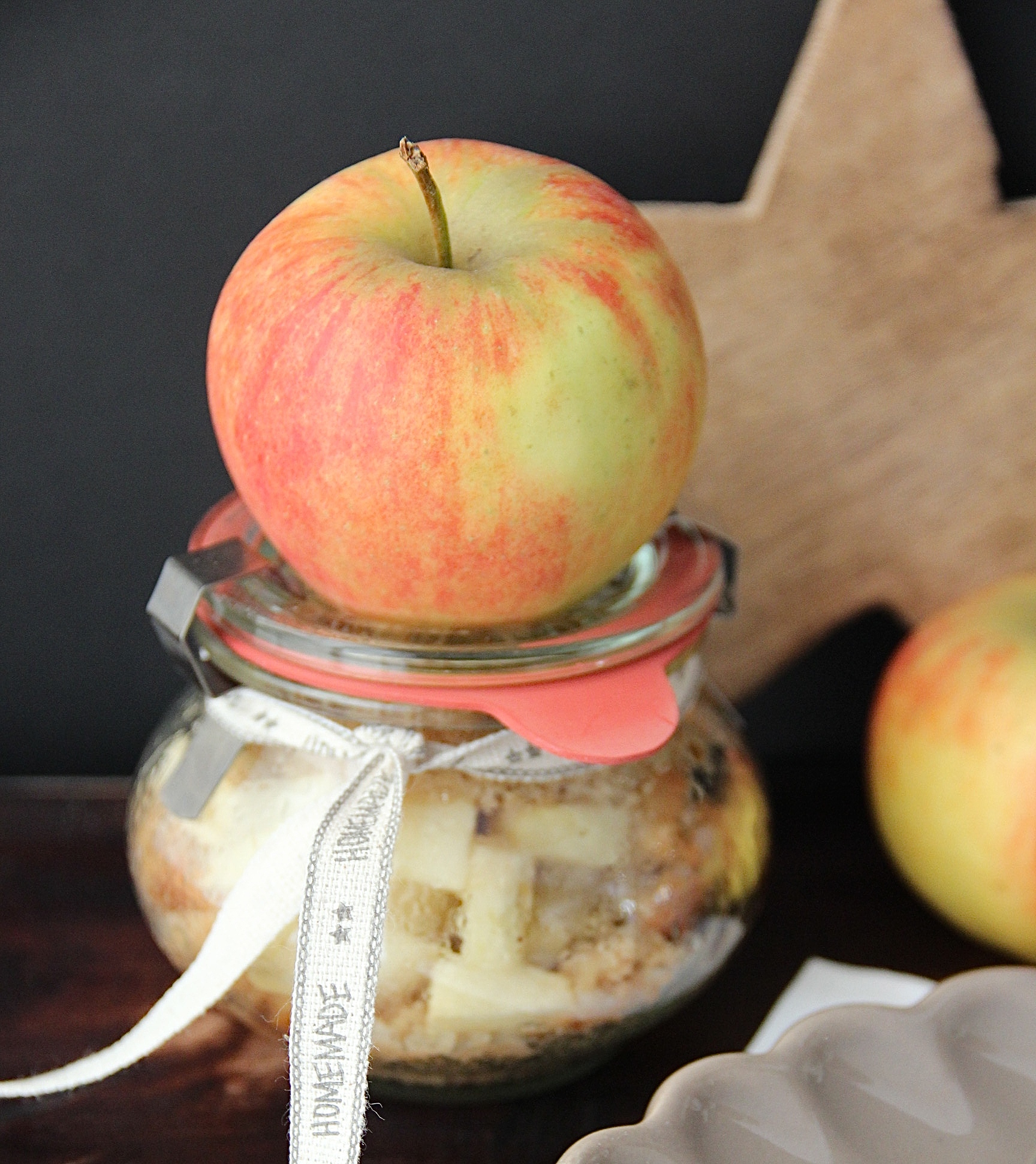Apfelige Geschenkideen: Apfel-Marzipan-Crumble, Apfel-Chips und ...