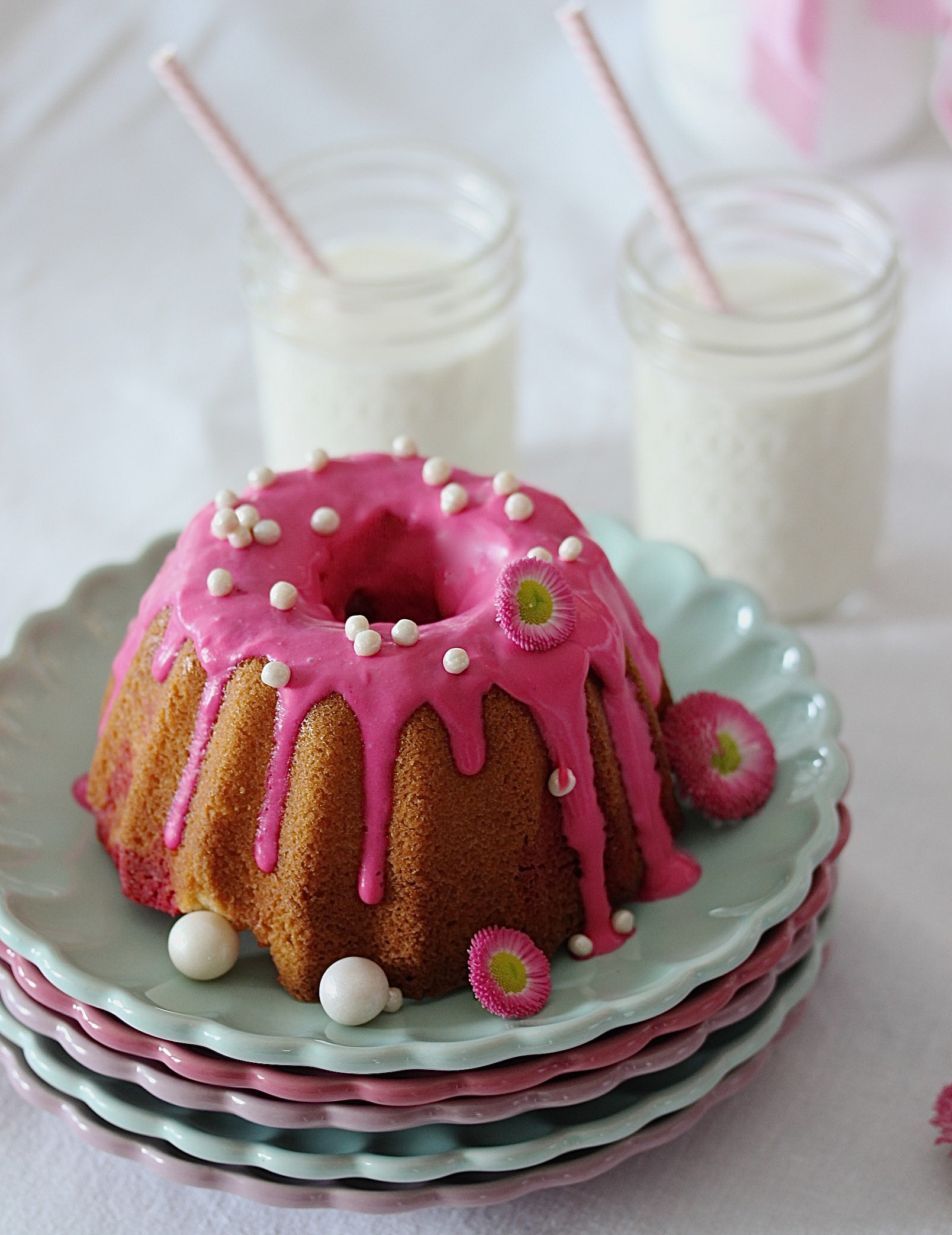 Himbeer Marmor Gugelhupf Rezept backen Kuchen Rührkuchen Geburtstag #gugelhupf #kuchen #backen | Emma´s Lieblingsstücke