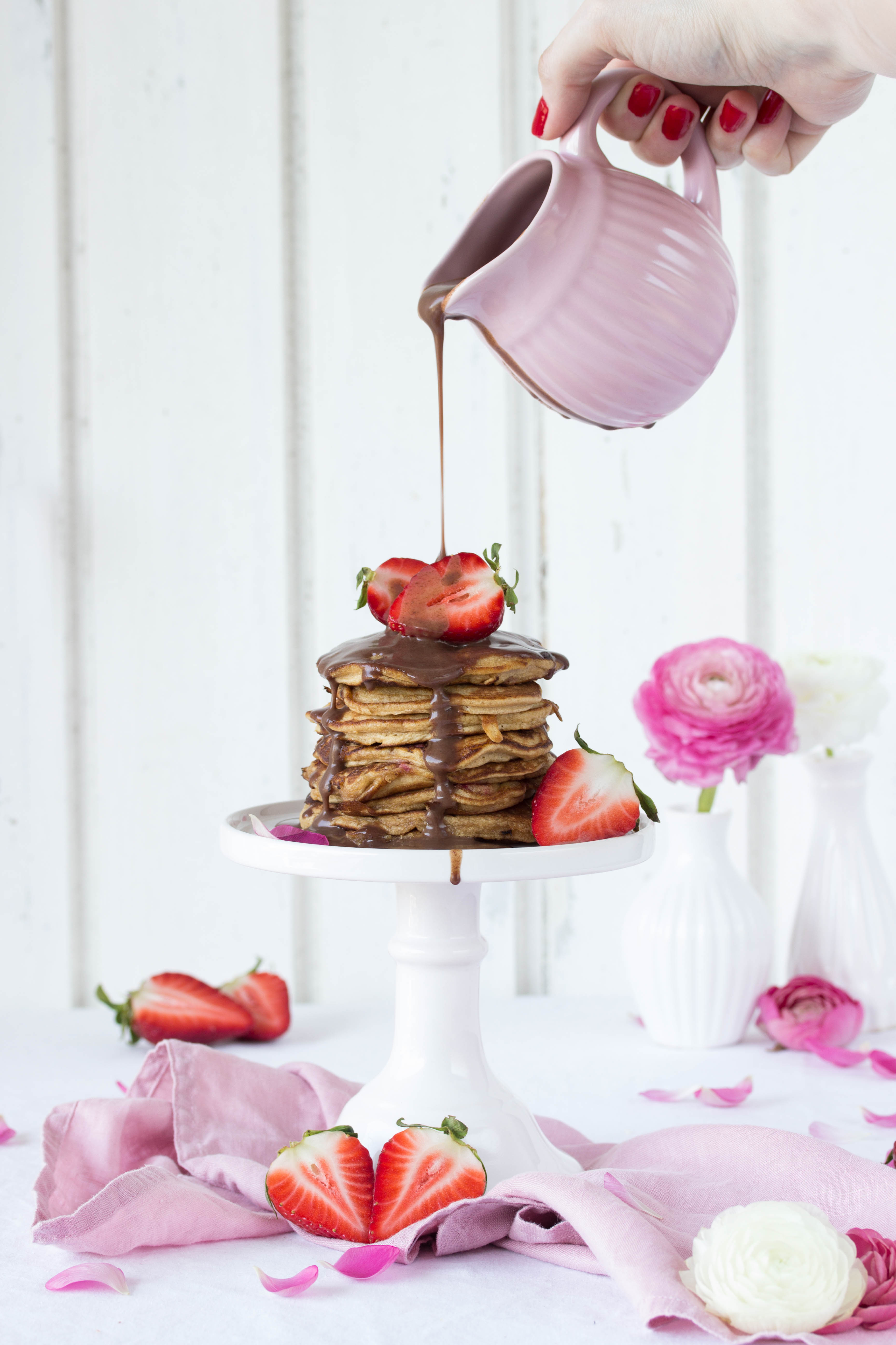 Dinkel Pancakes mit Kokosblütenzucker und Erdbeeren-7