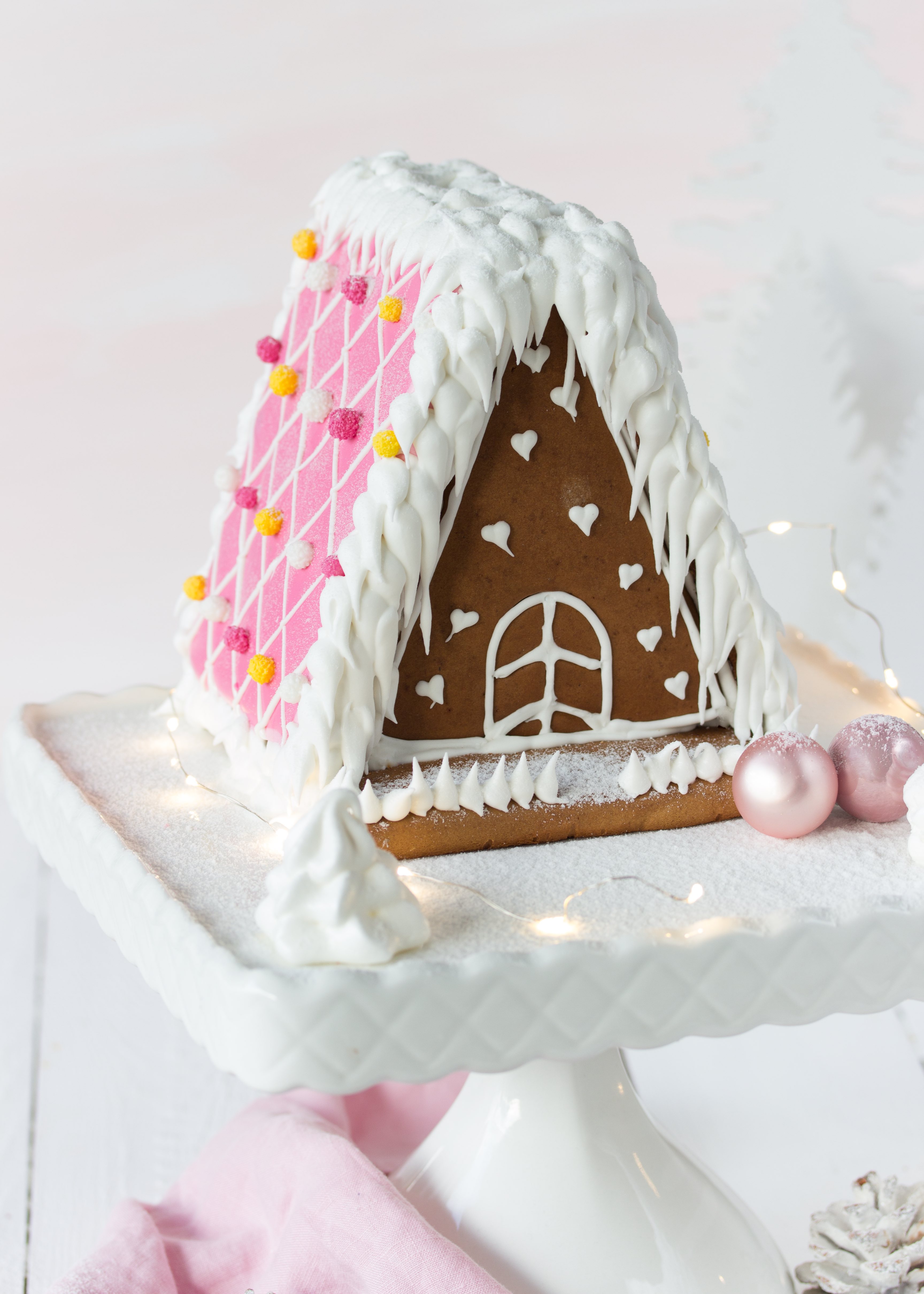 DIY Knusperhäuschen Dekorieren Lebkuchen Gingerbread Weihnachten Christmas