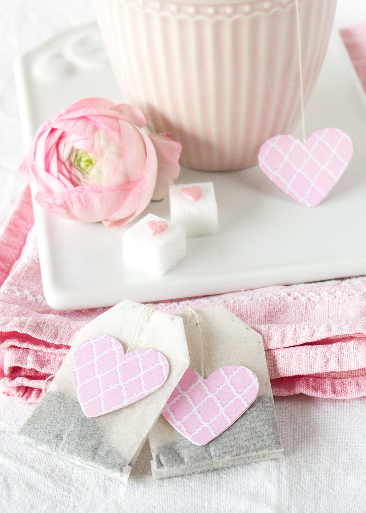 DIY Valentinstag: Teebeutel Herz Anhänger selber machen #diy #valentinstag #selbermachen #herz #teebeutel | Emma´s Lieblingsstücke