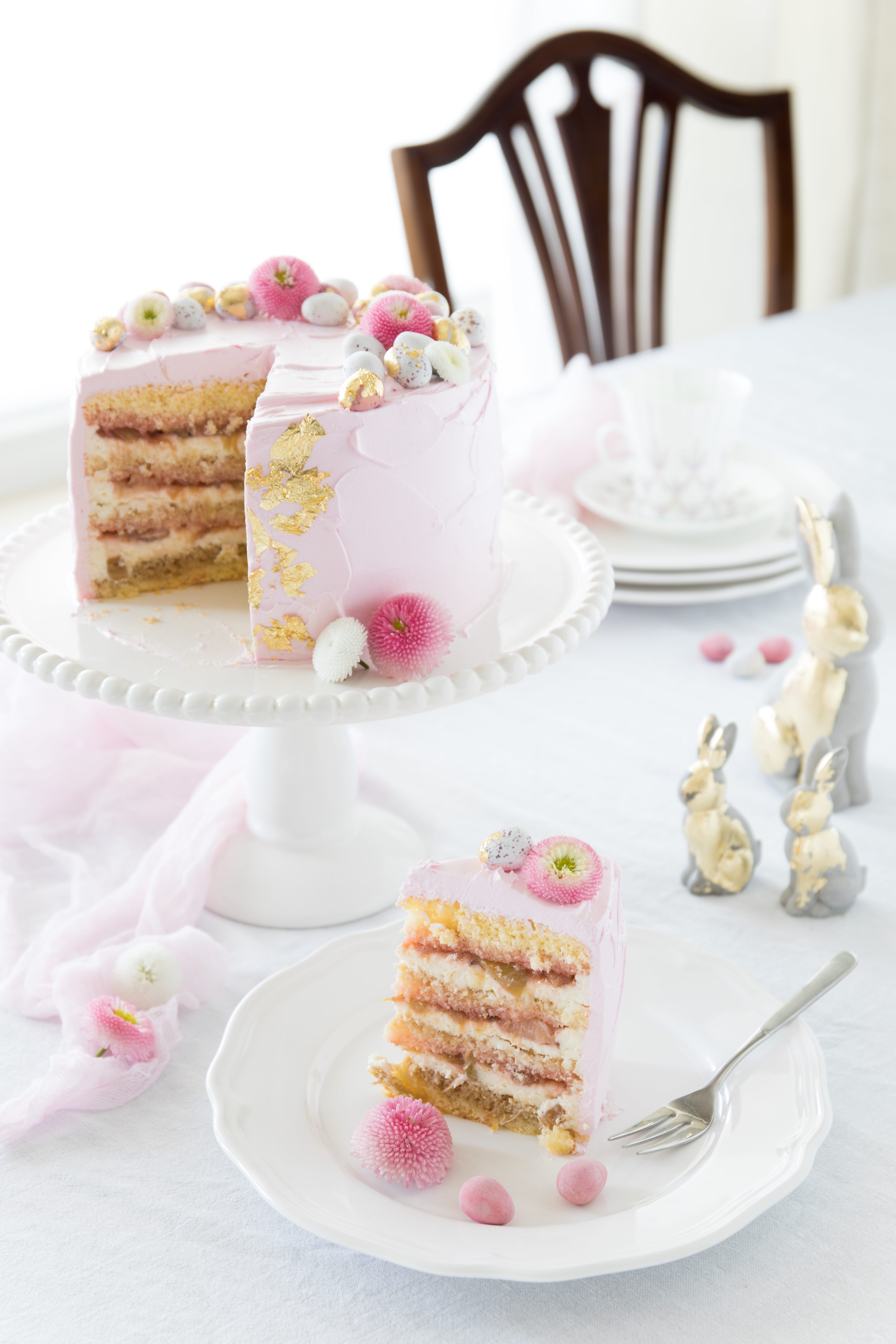 Oster Rezept: Himbeer Rhabarber Tiramisu Torte backen Ostertorte Ostern Cakestyling #ostern #torte #cake #backen #easter #cakestyling | Emma´s Lieblingsstücke