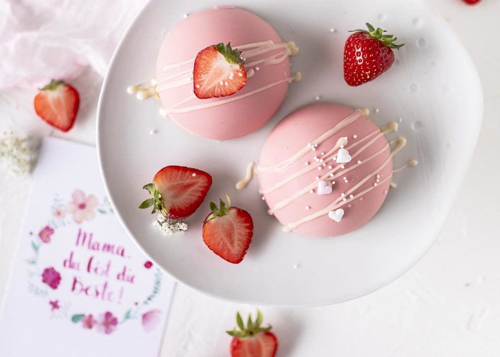 Erdbeer Joghurt Kuppeltörtchen zum Muttertag ohne backen Emmas Lieblingsstücke