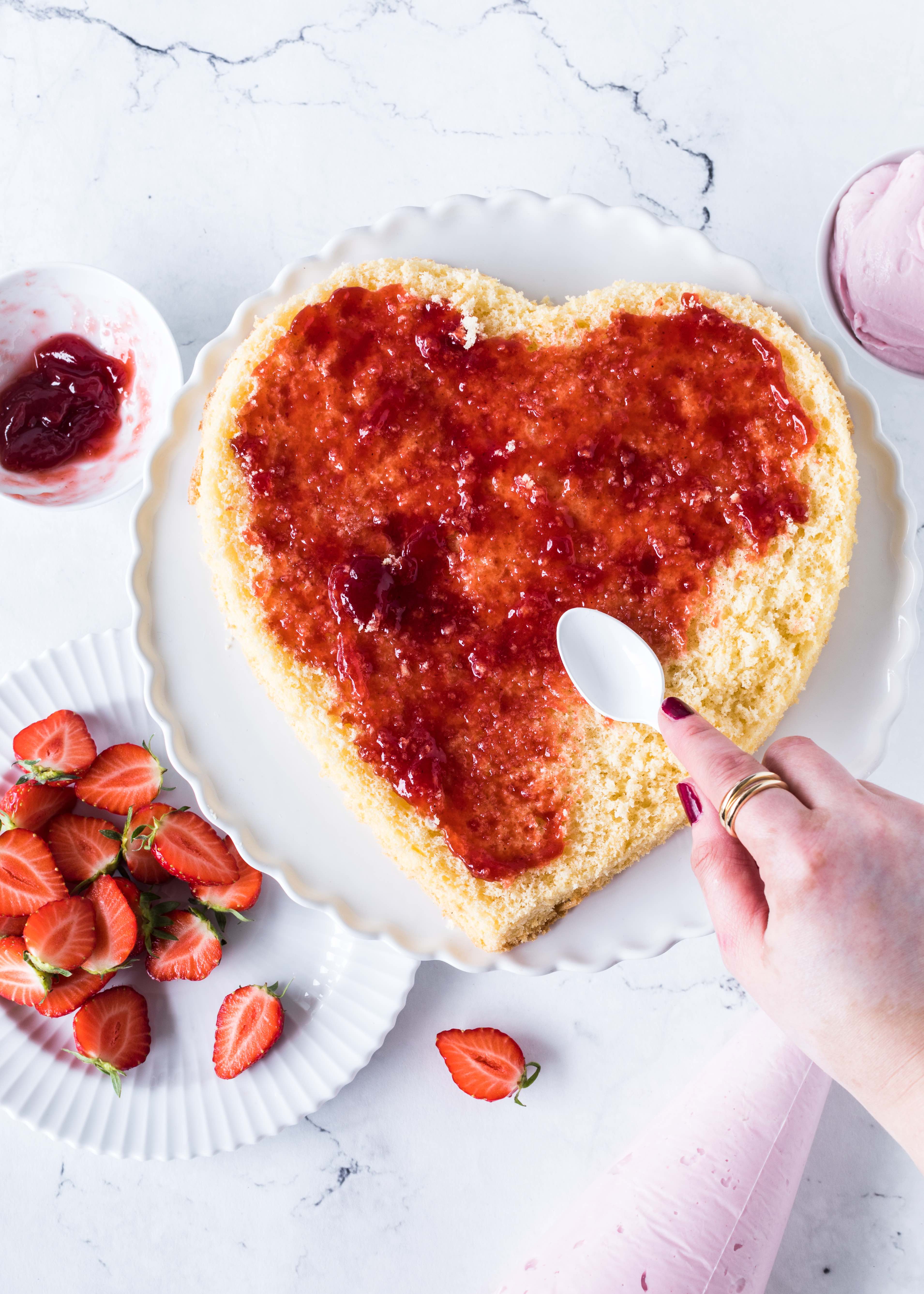 Erdbeer-Herz-Torte zum Muttertag - Emma&amp;#39;s Lieblingsstücke
