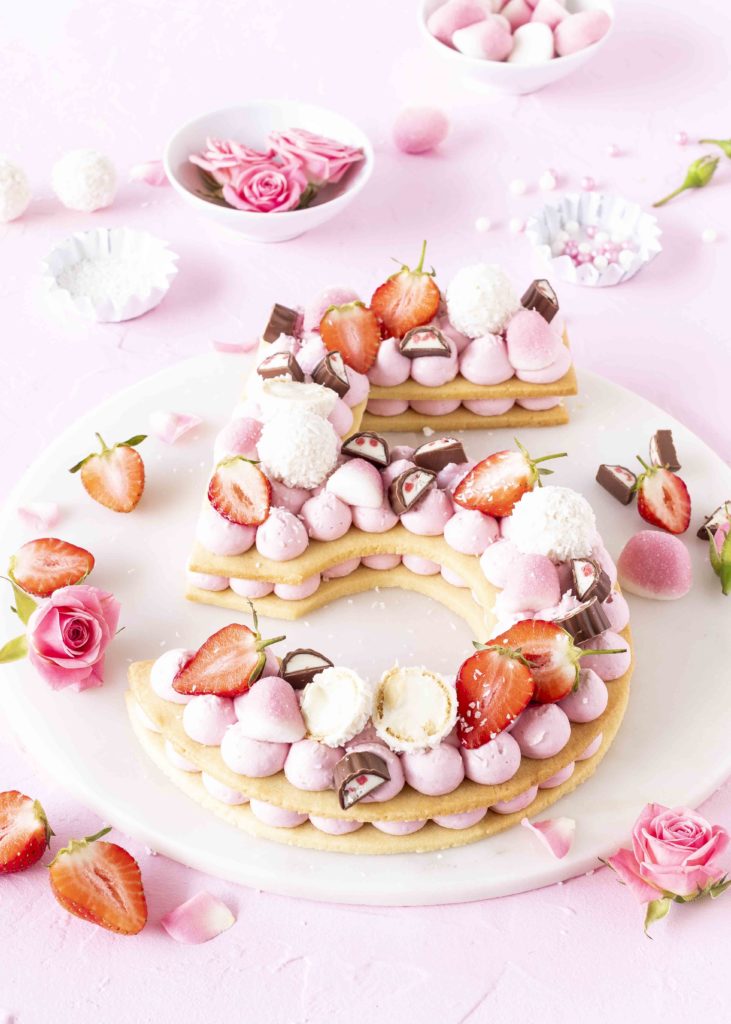 Candy Number Cake Rezept Lettercake Cream Trat Zahlentorte Geburtstagstorte Kuchentrend 2018 Kekstorte backen #lettercake #numbercake #cake #trend Geburtstagstorte | Emma´s Lieblingsstücke