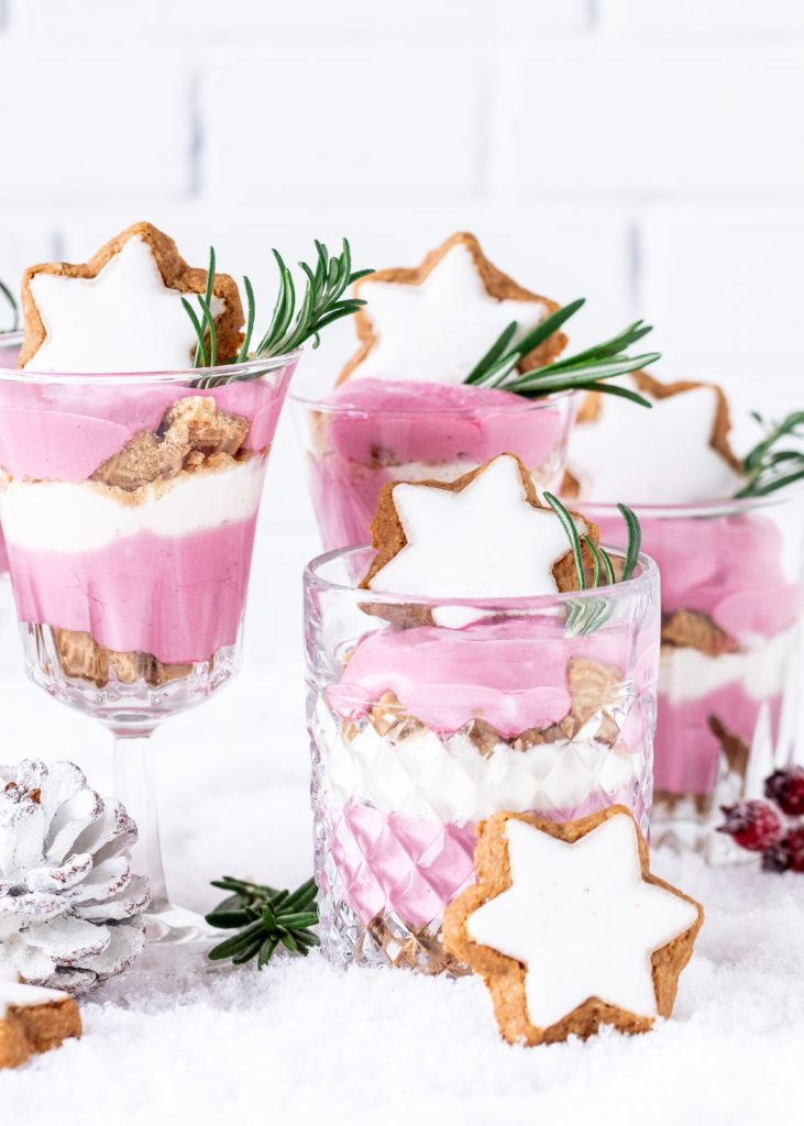infaches Rezept für Cranberry Beeren Spekulatius Dessert #dessert #weihnachten #christmas #cranberry #schichtdessert #dessertinajar