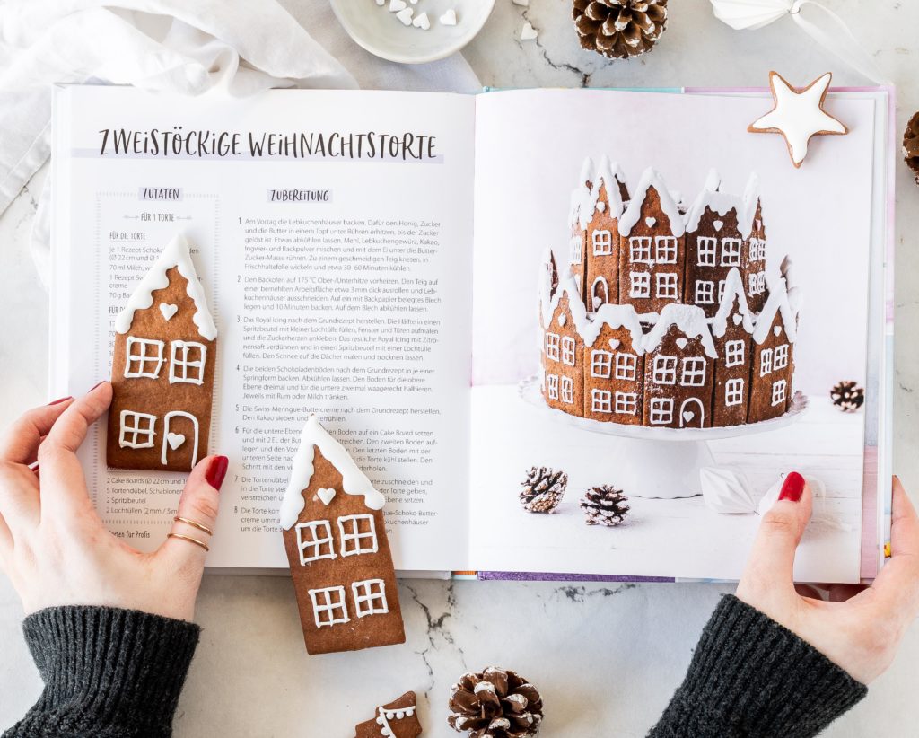 Rezept für Lebkuchen Dorf einfach backen Royal Icing Gingerbread Lebkuchenhaus Backen #gingerbread #christmas #torte