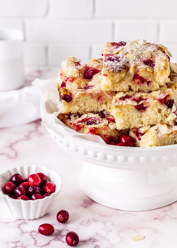 Saftiger Butterkuchen Rezept mit Cranberries Hefe Hefeteig backen Blechkuchen Kuchen Cranberry #hefe #butterkuchen #sheetcake #blechkuchen #cake #yeast #cranberry | Emma´s Lieblingsstücke