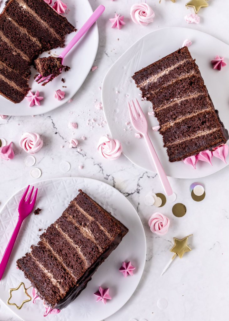 Nutella Drip Cake Rezept Torte Schokolade Geburtstagstorte backen Baiser Meringue Birthdaycake chocolate #dripcake #nutella #backen #geburtstag #torte #cake | Emma´s Lieblingsstücke