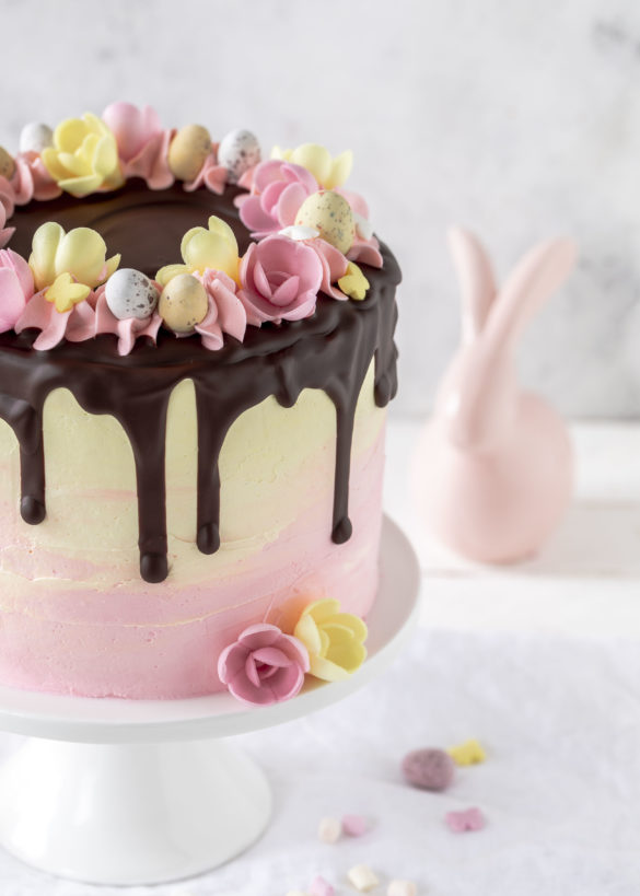 Werbung - Rezept: Inside Surprise Drip Cake für Ostern Pinata backen Ostertorte Torte #dripcake #pinata #surprisecake #ostern #torte #cake #easter | Emma´s Lieblingsstücke