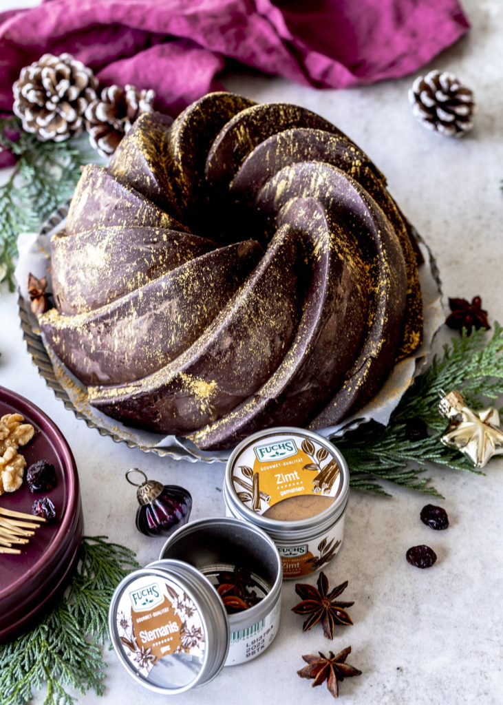 Gewürz Gugelhupf Rezept mit Walnüssen Zimt Cranberries und Schokolade backen perfekt für Weihnachten und Advent #gugelhupf #bundtcake #christmas #weihnachten #advent #backen #kuchen #nüsse Emma´s Lieblingsstücke