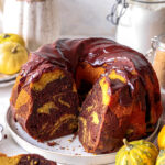 Kürbis Marmor Gugelhupf Rezept. Pumpkin Spice Bundtcake backen. Marmorkuchen mit Kürbis. Emma´s Lieblingsstücke