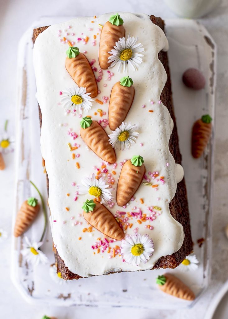 Carrot Cake mit Cheesecake Füllung backen Möhrenkuchen Karottenkuchen Kastenkuchen Ostern Käsekuchen Emmas Lieblingsstück