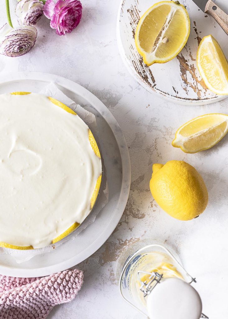 Einfacher Zitronen Cheesecake ohne backen mit Keksboden nobake Rezept Kühlschranktorte Käsekuchen #lemon #cheesecake Emmas Lieblingsstücke