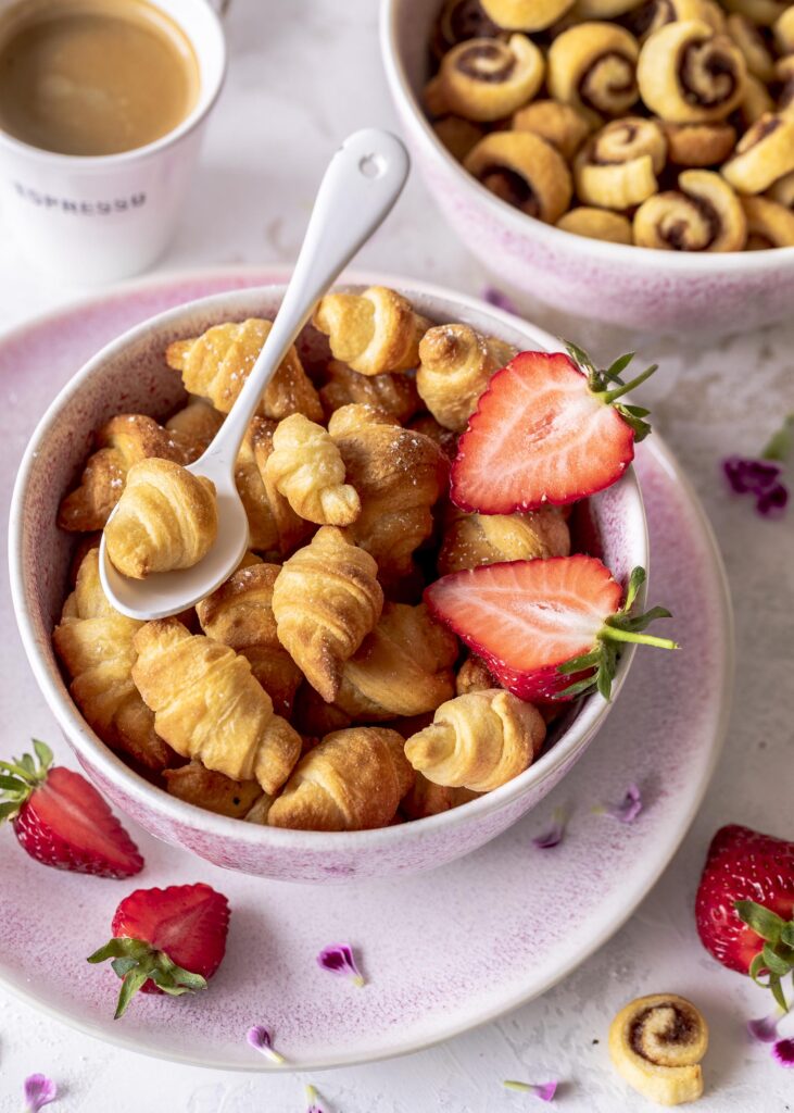 Mini Croissant Cereals & Zimtschnecken Cereals Frühstückstrend Frühstücken  Emmas Lieblingsstücke