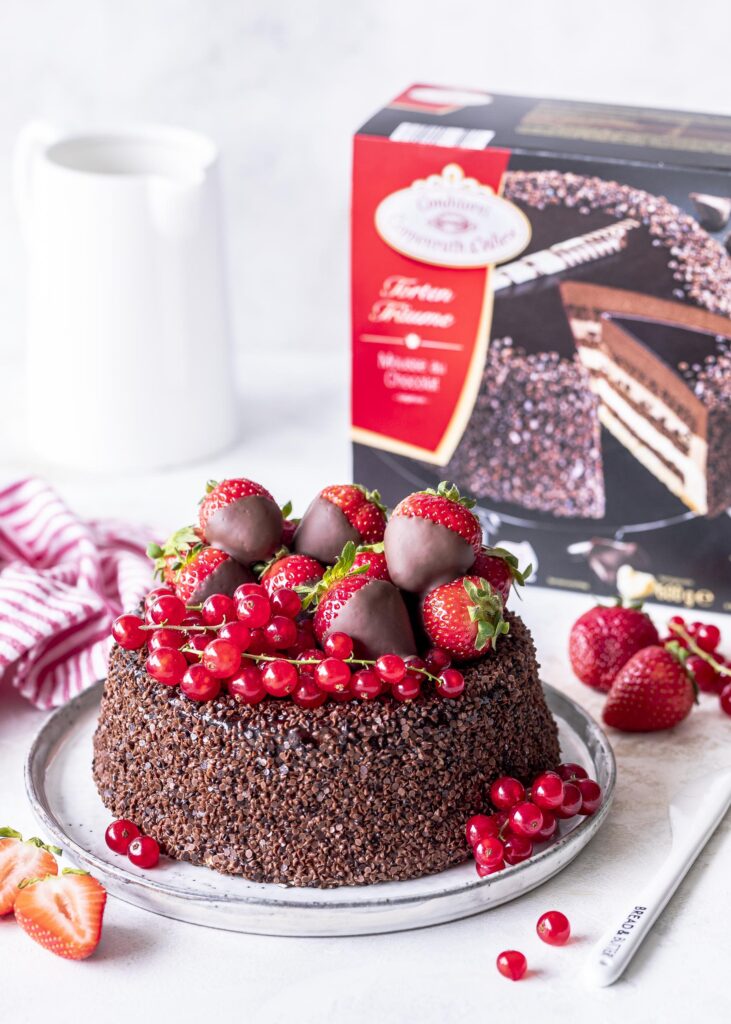 DIY: Zwei hübsche Cake Topper ganz einfach selber machen. #caketopper #torten #diy #cakedecorating Emmas Lieblingsstuecke