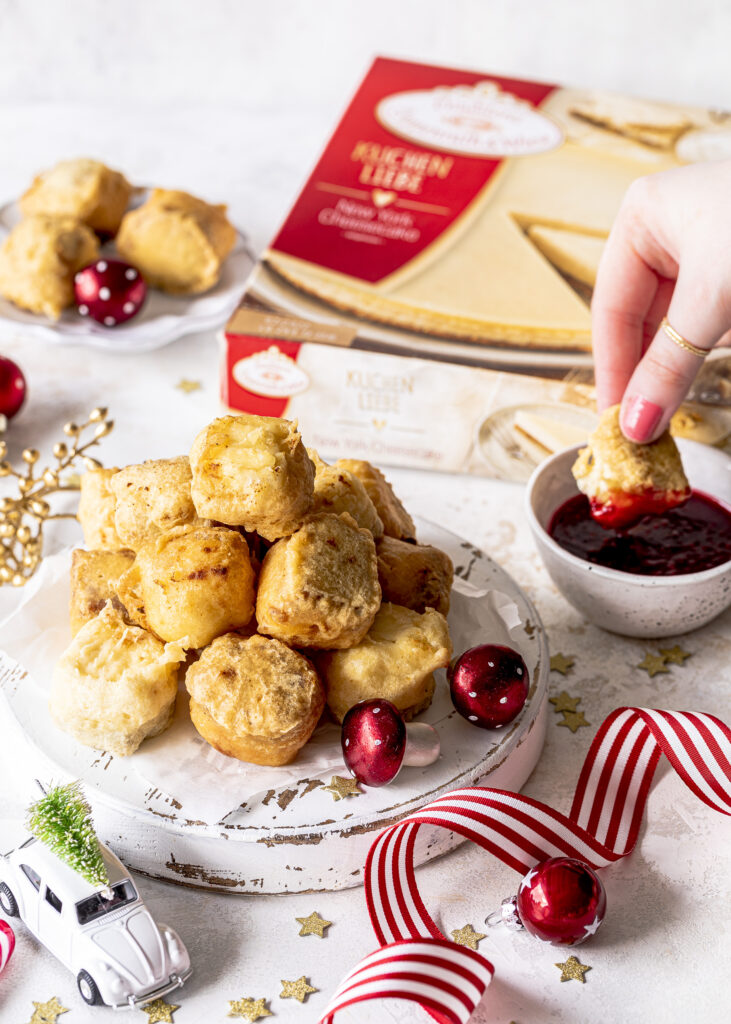 Frittierte Cheesecakes Bites ganz einfach selber machen. Weihnachtsmarkt Feeling garantiert. #cheesecake #christmas #weihnachten #bites Emmas Lieblingsstücke