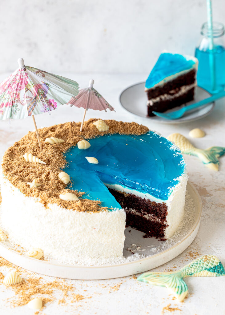 Strand Torte mit Kokos und Schokolade backen #beach #beachcake #poolcake #coconut #kokos #pooltorte Emmas Lieblingsstücke